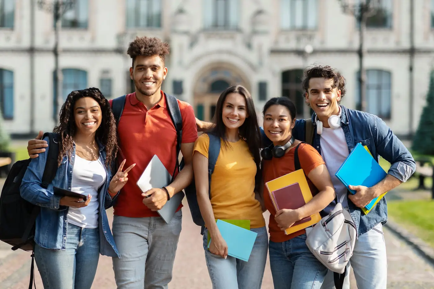 Jóvenes universitarios