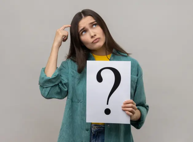 ¿Cómo elegir carrera con un test vocacional confiable? Mujer confundida