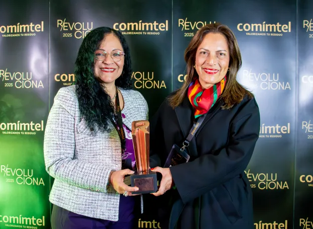 ucv-recibe-premio-revoluciona-2025