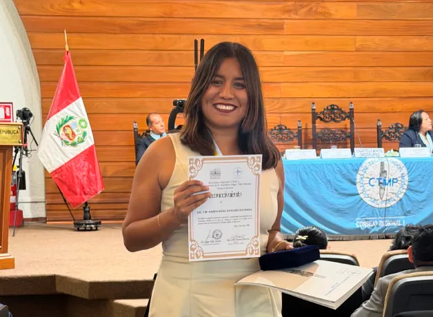docente-de-ucv-virtual-es-reconocida-por-el-congreso