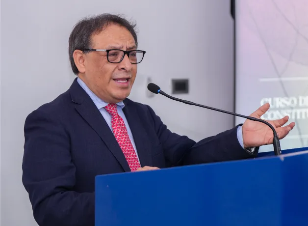 ucv-incorpora-a-magistrado-del-tc-como-docente ucv-incorpora-a-magistrado-del-tc-como-docente