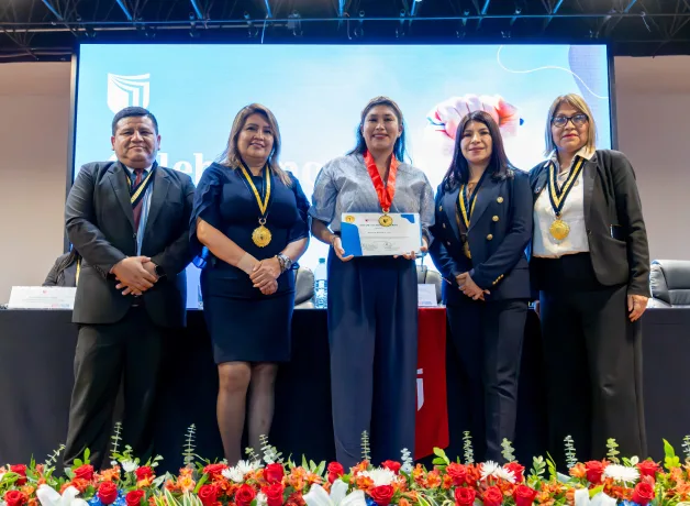 los-olivos-ucv-reconoce-a-41-estudiantes los-olivos-ucv-reconoce-a-41-estudiantes
